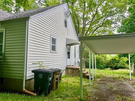 2nd image of 1426 Perry Ave