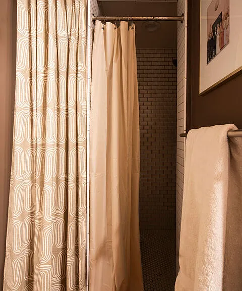 127 N Gower St — Photo 25