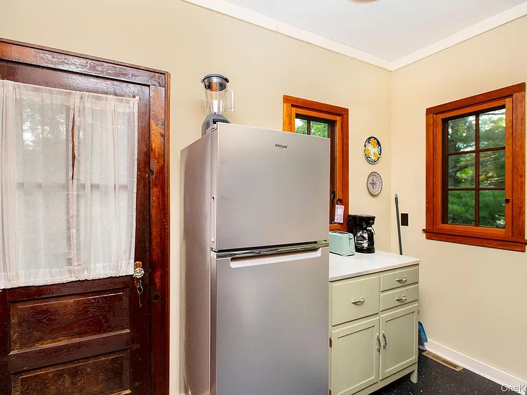 11 Locust Dr — Photo 10