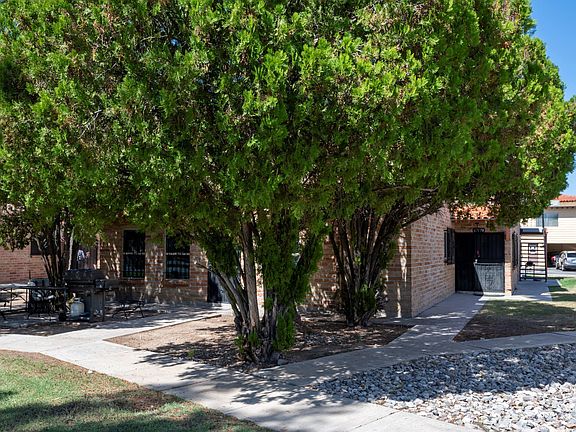 3rd image of 6717 E Calle La Paz