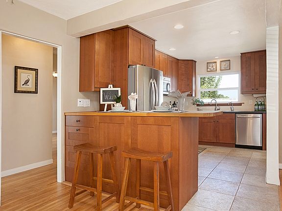 4th image of 4012 Tennyson St