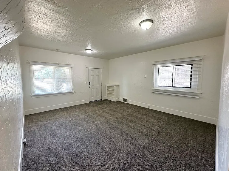 3062 Adams Ave — Photo 13