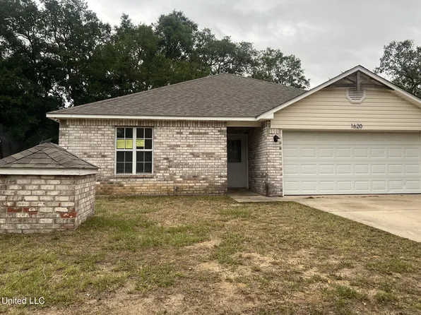 1620 Porpoise St, Ocean Springs, MS 39564