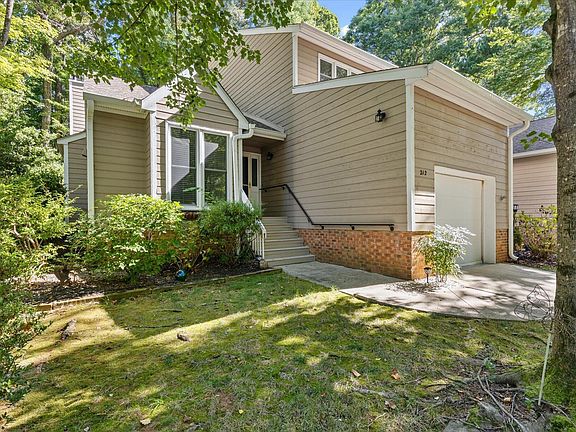 2nd image of 212 Chimney Rise Dr