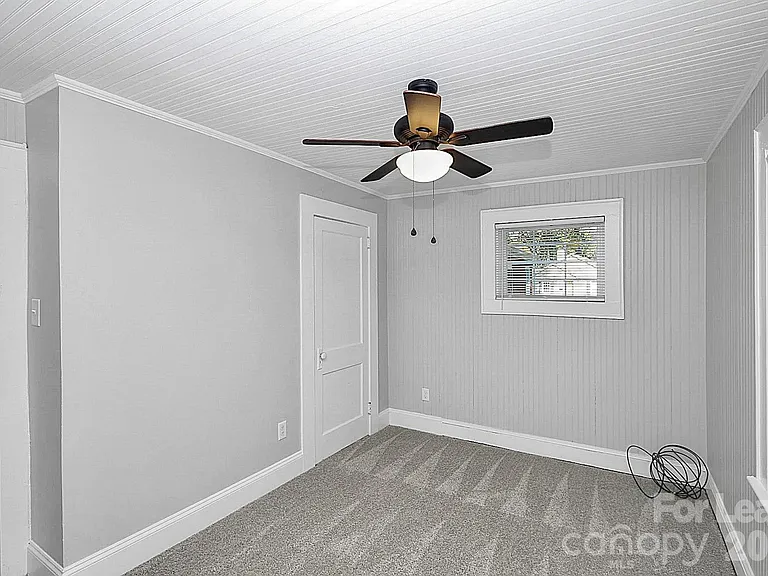 521 W 6th Ave — Photo 16