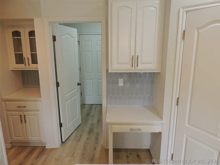 4416 W Indianola St — Photo 32