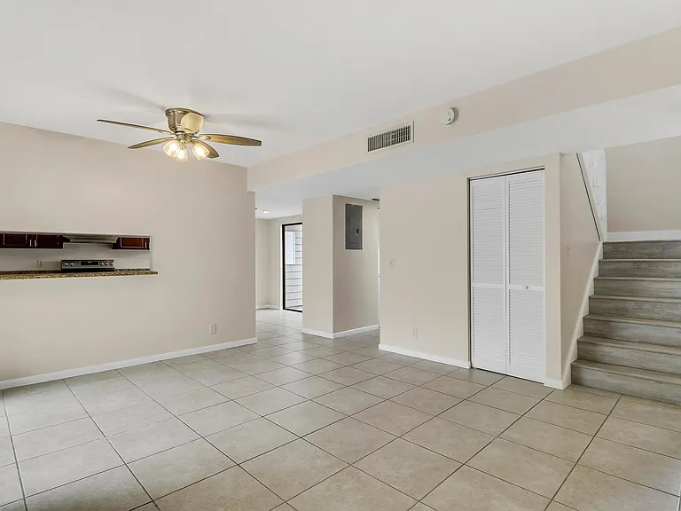 202 Lakewood Dr — Photo 14