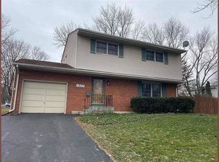 1903 Fairview Dr, St Charles, IL 60174