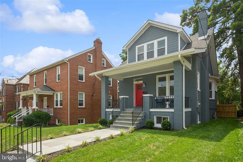 22 Madison St NW photo 1