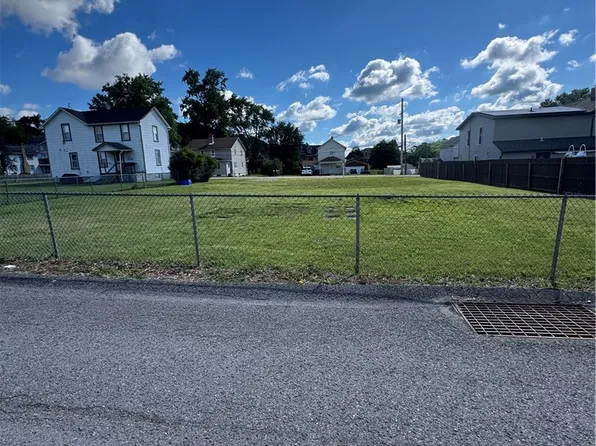 111 Poplar St, Imperial, PA 15126