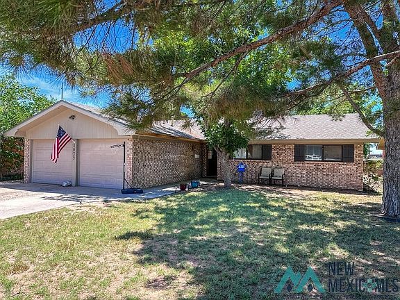 2nd image of 3039 N Northwest Dr