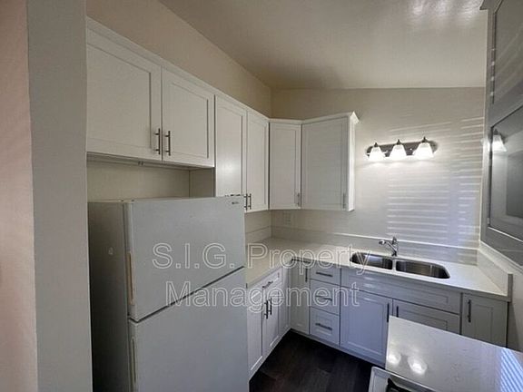 4th image of 10321 Eldora Ave