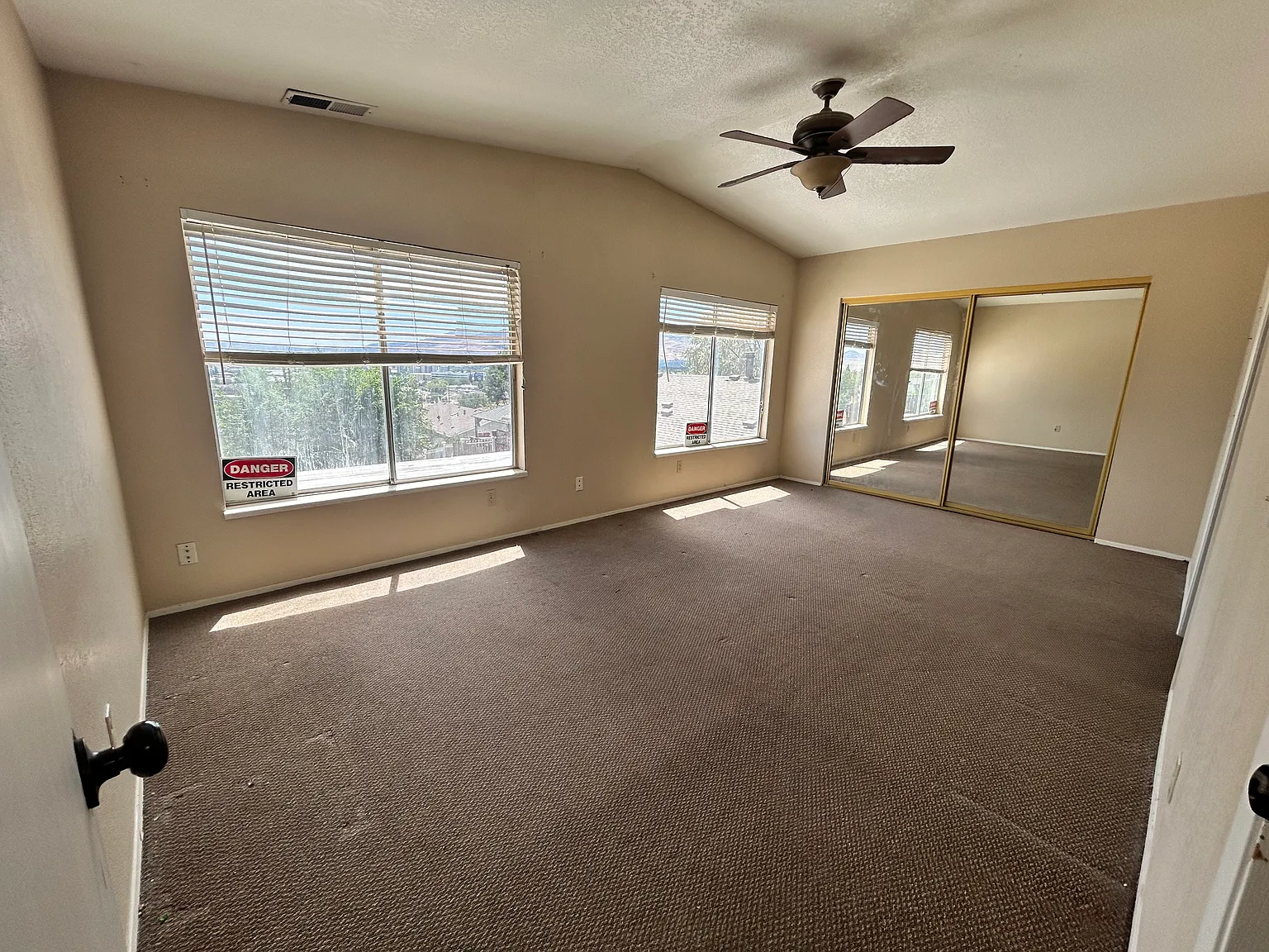 3 bed, 2.5 bath, 1590 sqft, $2,750 — Photo 2