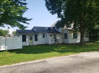 201 W Center St, Ellsworth, IL 61737