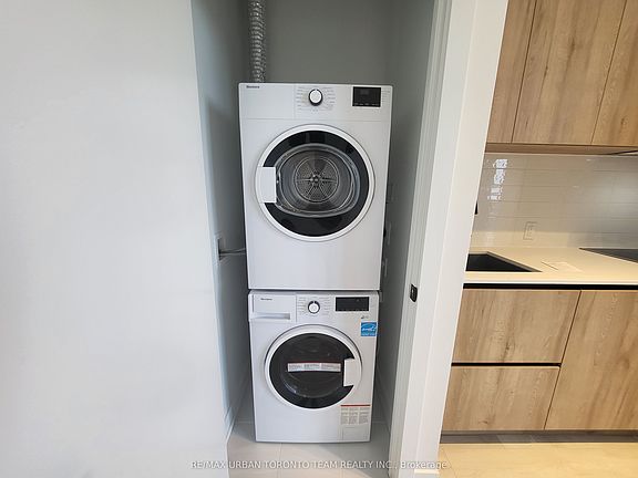 5th image of 117 Broadway Ave #1