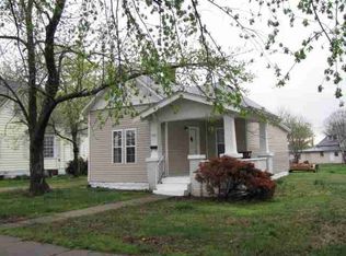 605 7th St, Monett, MO 65708