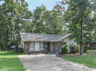 105 Rolling Oaks Dr, Maumelle, AR 72113