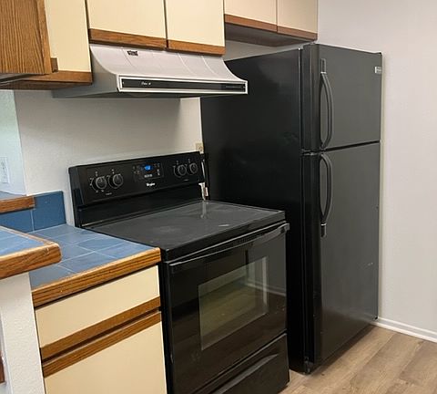 Stove and Refrig included