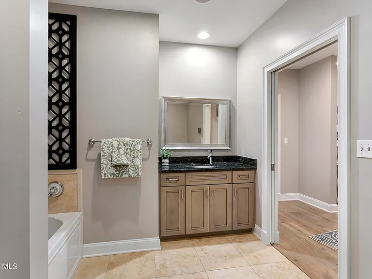 70 Railroad Pl #405 — Photo 15