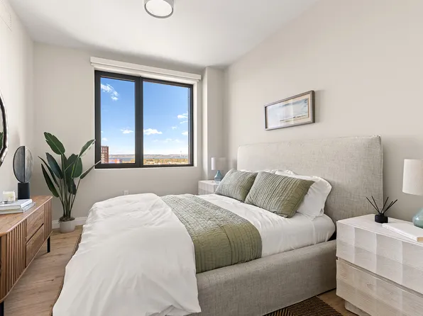 532 Neptune Avenue image 8 of 22