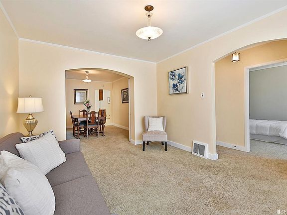4th image of 340 Jersey St