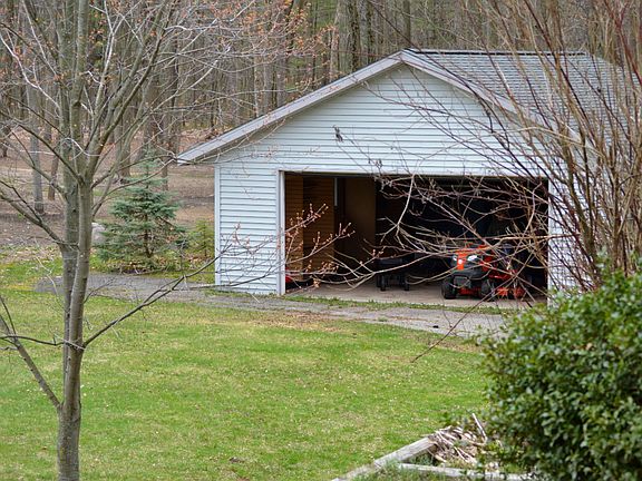 Out-Building size: 23 x 23