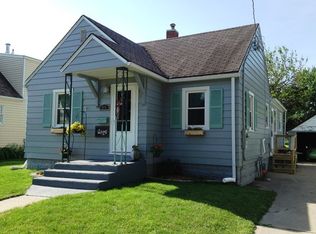 819 E 15th St, Sterling, IL 61081