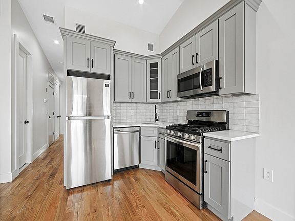 3rd image of 41 Essex St #2