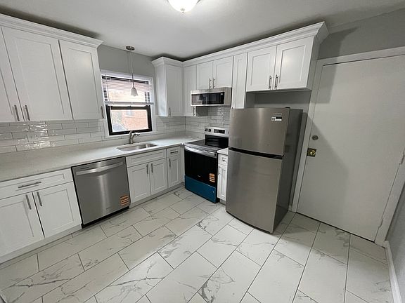 5th image of 325 Fountain St APT 2B