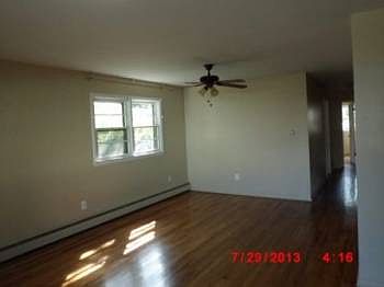 3rd image of 7 Brookwood St