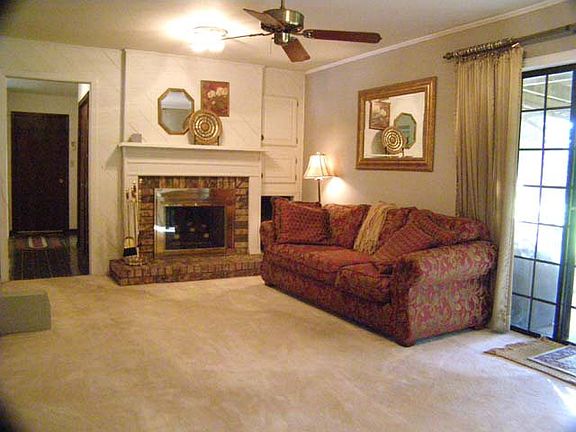 5th image of 18 Lakewood Dr