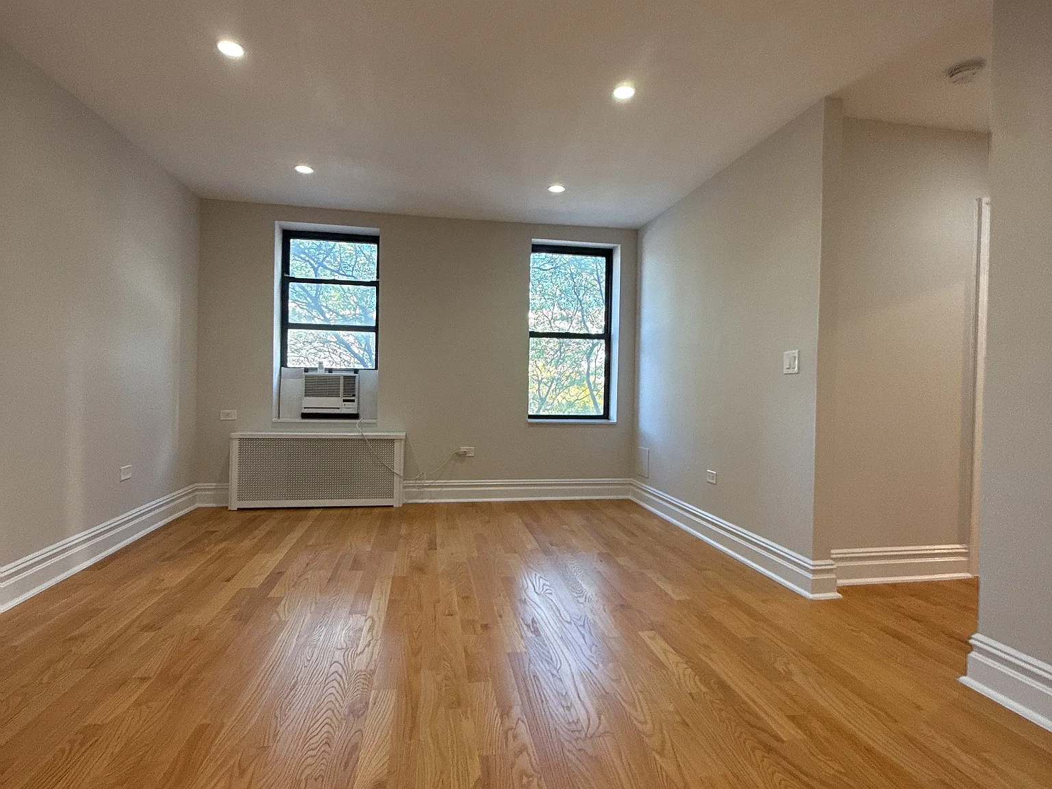 10920 Queens Blvd — Photo 2