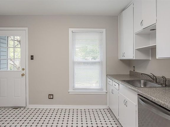 4th image of 5025 Roanoke St