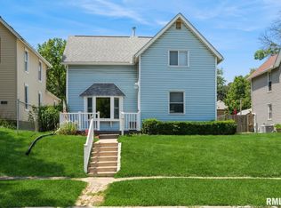 1011 25th St, Moline, IL 61265