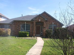 1024 Hampshire Ln, Cedar Hill, TX 75104