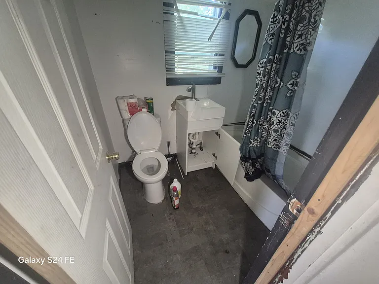 2041 Warner Ave — Photo 13