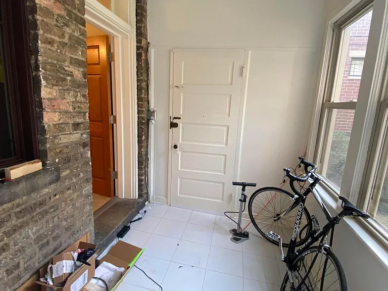 852 W Diversey Pkwy #2F — Photo 24