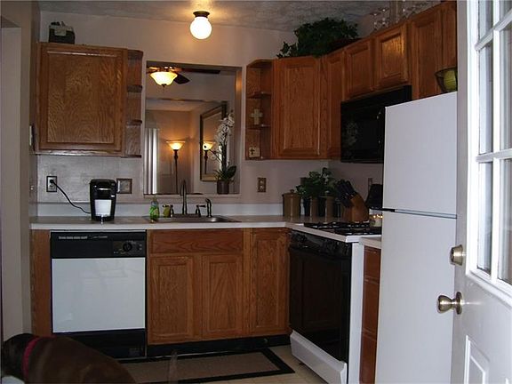 4th image of 108 Winston Way