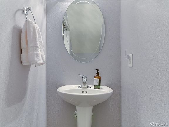 3rd image of 7612 NE 34th Ave APT 5A