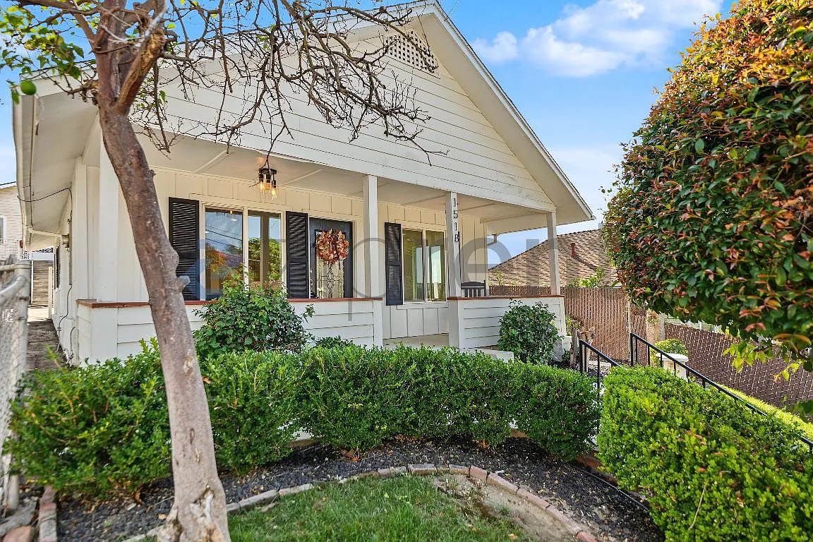 3 bed, 1100 sqft, $4,600 — Photo 4