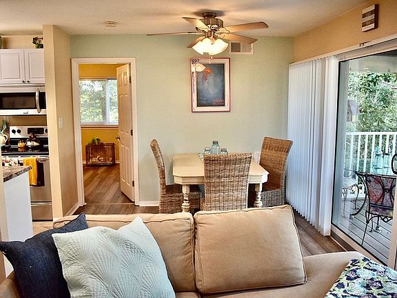 3rd image of 1024 Autumn Woods Ln APT 110