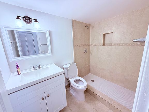 3rd image of 600 SW 2nd Ave #2350