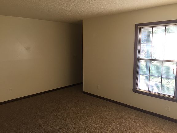 5th image of 738 E Northfield Blvd APT B
