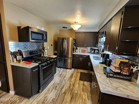 4th image of 1834 Lowell Ave