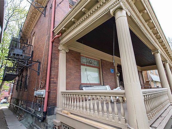 3rd image of 425 S Aiken Ave