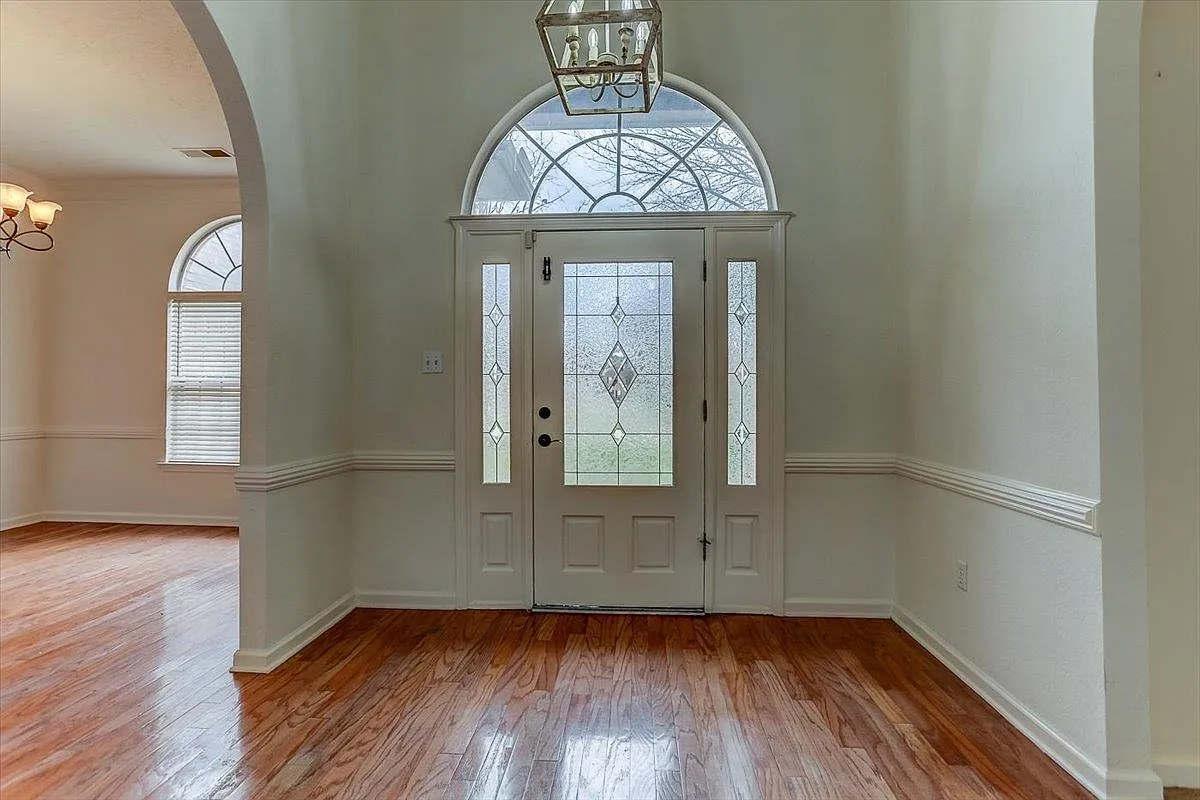 4 bed, 3.0 bath, 2983 sqft, $3,300 — Photo 3