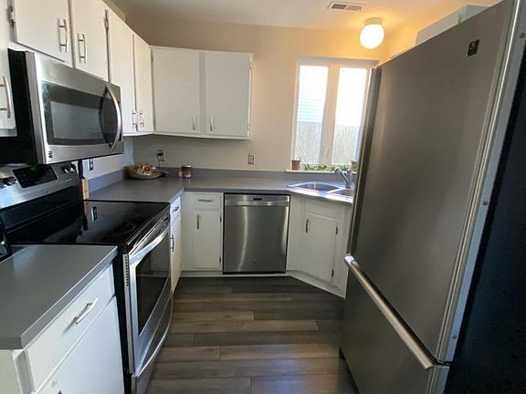 3rd image of 5140 Earlston Ln
