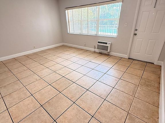 4th image of 1845 Liberty St #11