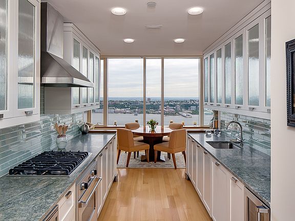 4th image of 245 W 99th St APT 31A