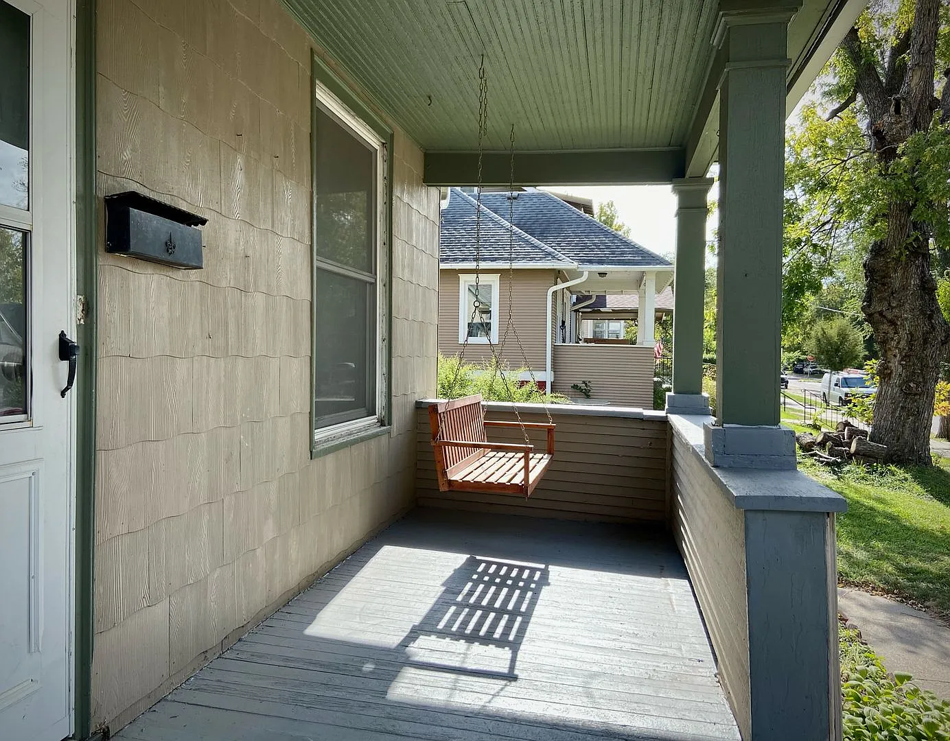 3 bedroom / 1.5 bathroom House | Little Bohemia — Photo 2